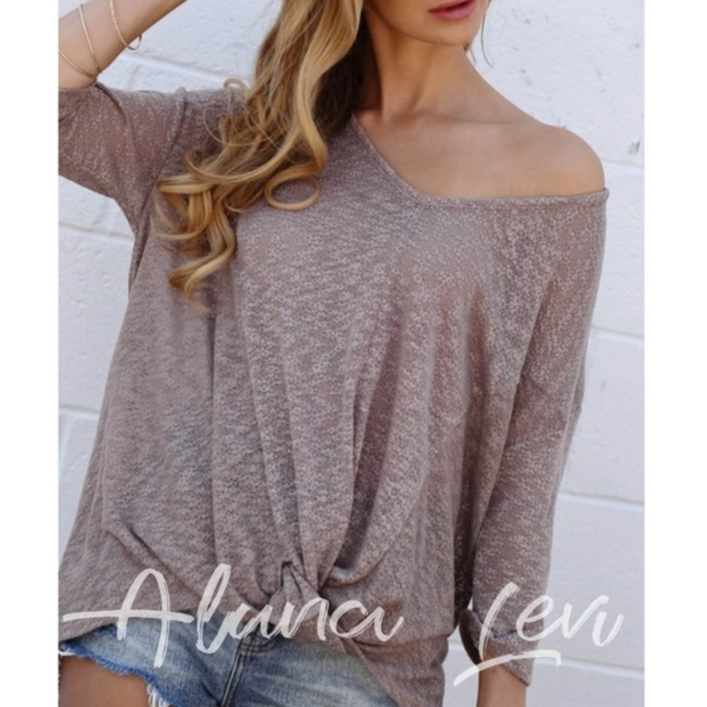 033 Cozy Mocha Twist Hem Loose Fit Top - Picture 1 of 2